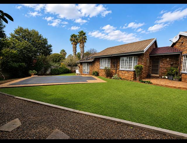 3 BEDROOM HOUSE FOR SALE IN VANDERBIJLPARK SE 4
